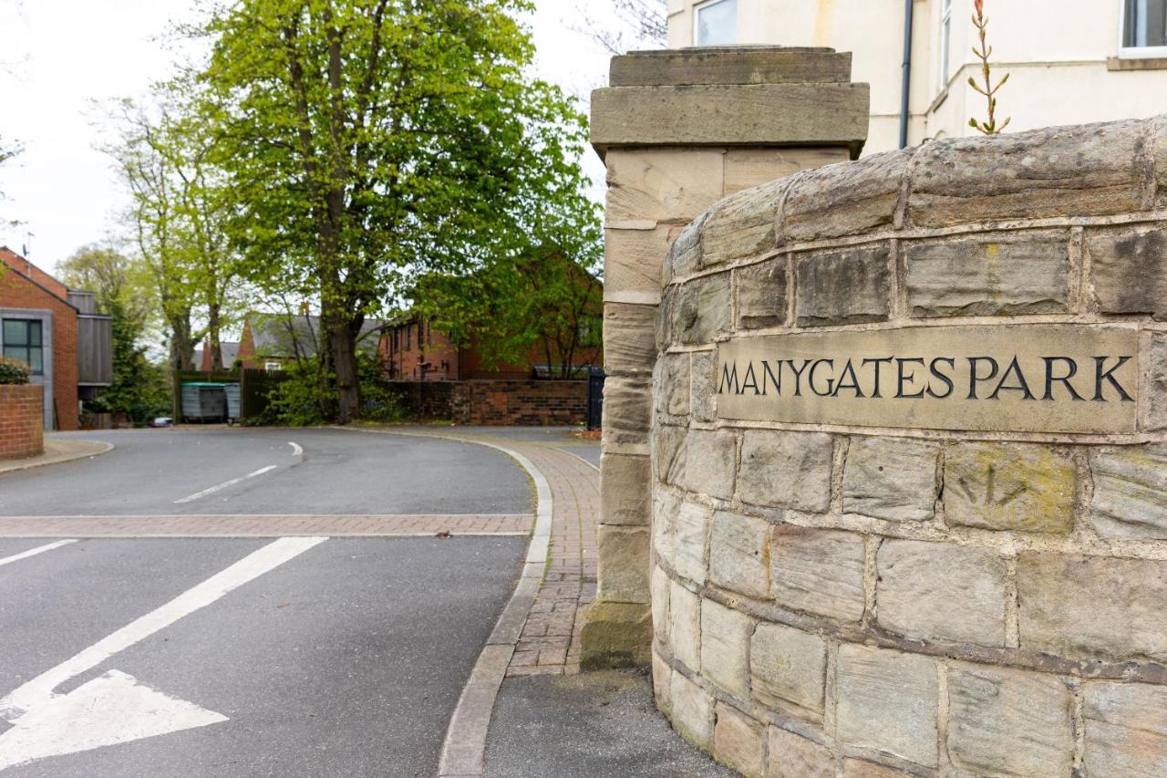 Manygates Contractor Retreat - Near Wakefield Centre, Off Road Parking, High Speed Wi-Fi, Self Check-In Apartment Exterior photo